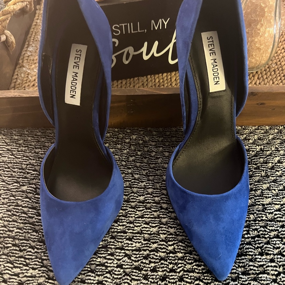 Steve Madden Blue pointy heel